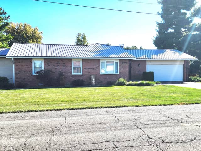 205 W 11th Street, Alexandria, IN 46001, photo 3 of 35