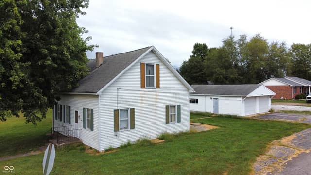 285 S East Street, Hartsville, IN 47244, photo 3 of 18