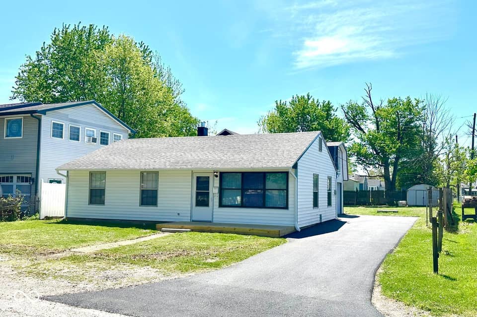 5725 Greenfield Avenue, Indianapolis, IN 46219, photo 1 of 50