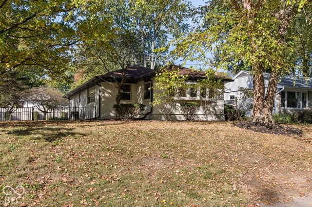 5602 Primrose Avenue, Indianapolis, IN 46220, photo 3 of 66