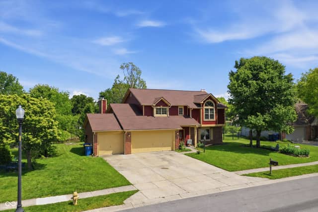 6723 Silver Tree Drive, Indianapolis, IN 46236, photo 3 of 51