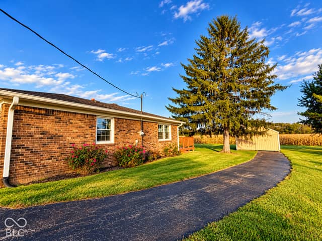 6955 S County Road 200 W, Clayton, IN 46118, photo 5 of 21
