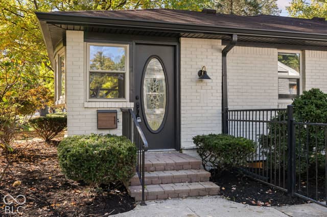 5602 Primrose Avenue, Indianapolis, IN 46220, photo 4 of 66