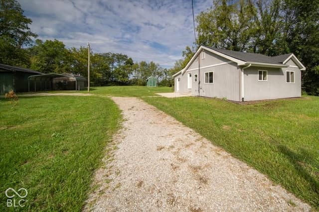 1215 N 450 W, Shelbyville, IN 46176, photo 4 of 37