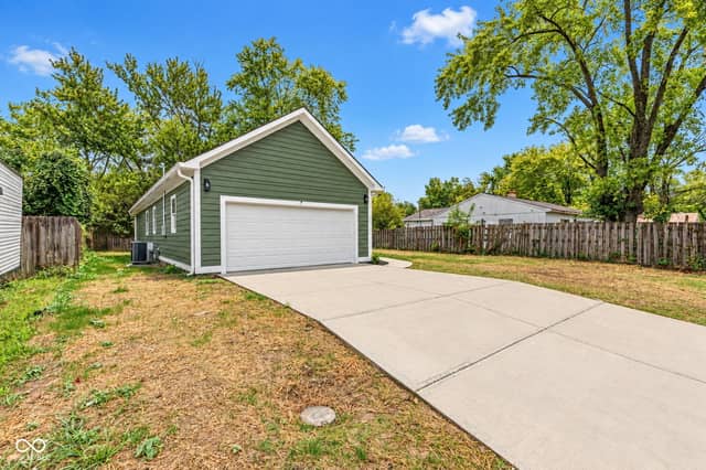9920 Maurine Drive, Indianapolis, IN 46235, photo 4 of 34