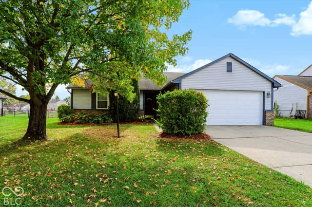 11813 Shannon Pointe Road, Indianapolis, IN 46229, photo 2 of 38