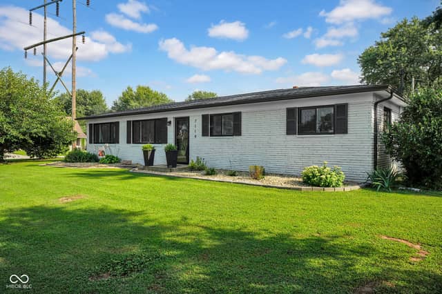 7114 S Midland Avenue, Columbus, IN 47201, photo 4 of 41