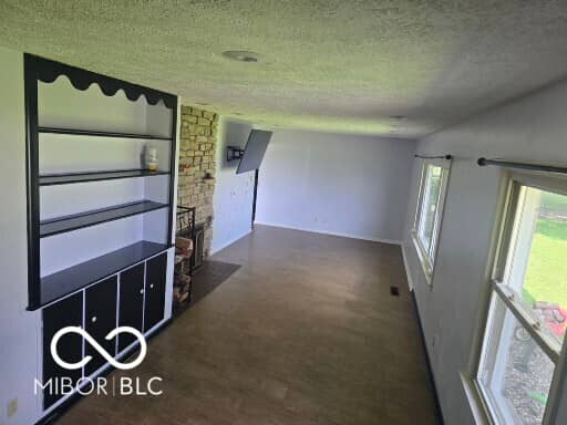712 E Main Street, Milroy, IN 46156, photo 4 of 27