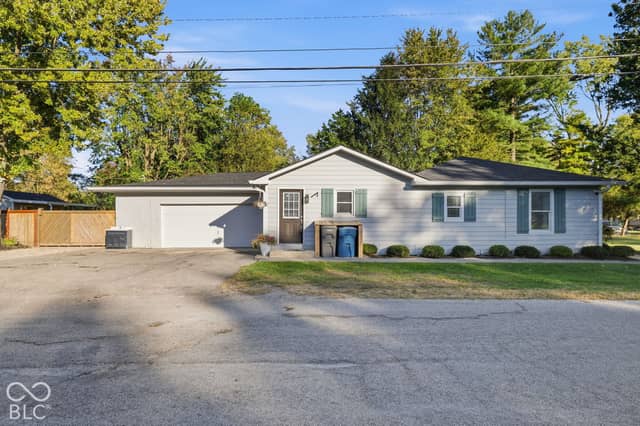 2064 Riviera, Indianapolis, IN 46260, photo 4 of 44