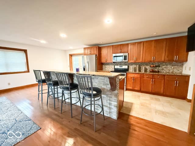 1106 Fairfield Drive, Shelbyville, IN 46176, photo 4 of 23