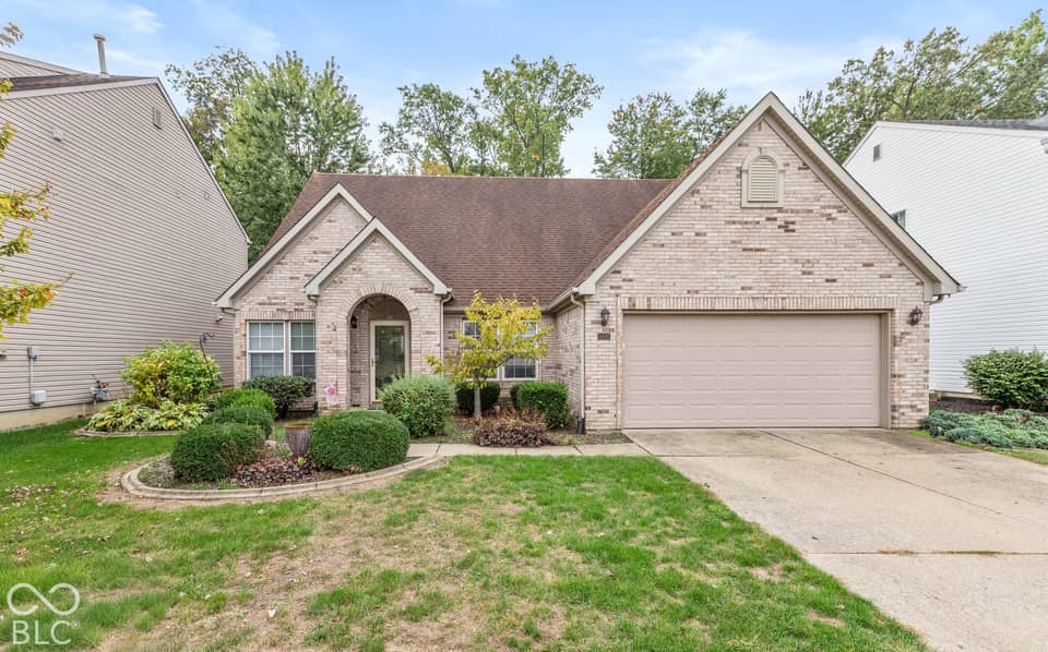 5541 Dill Court, Indianapolis, IN 46237, photo 1 of 27