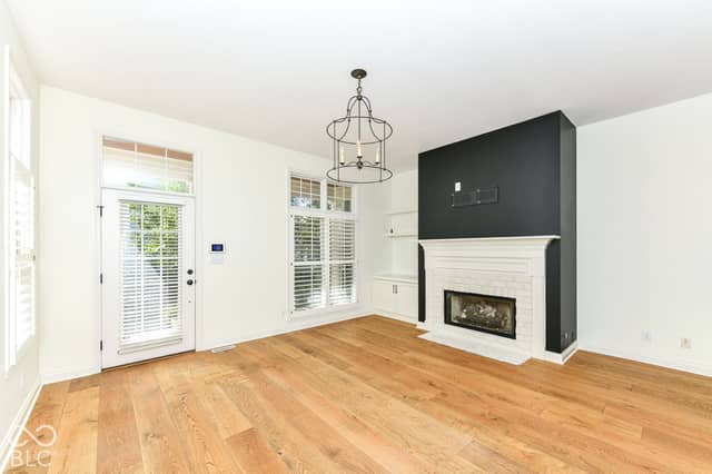 327 W Walnut Street, Indianapolis, IN 46202, photo 5 of 48