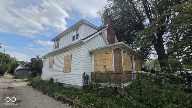 1735 N Oxford Street, Indianapolis, IN 46218, photo 4 of 15