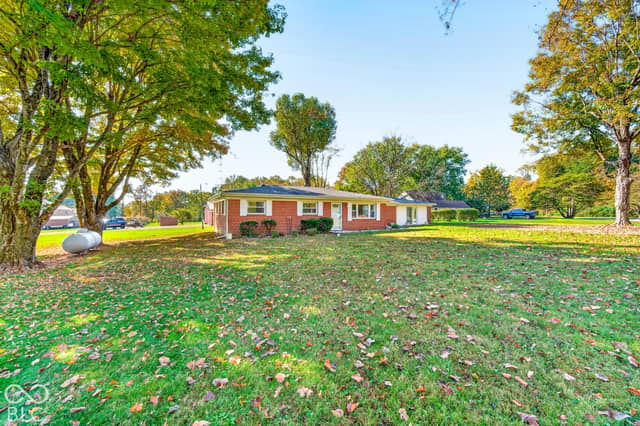 5411 W Ohio Ridge Road, Columbus, IN 47201, photo 3 of 55
