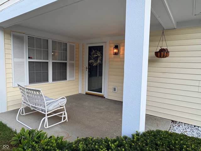 7335 Brackenwood Circle S, Indianapolis, IN 46260, photo 4 of 32