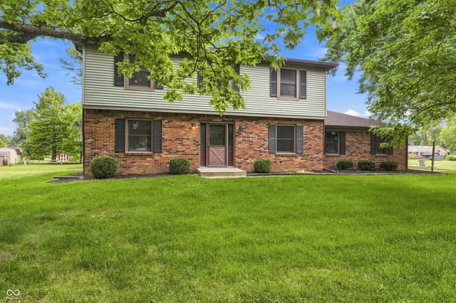 7820 Scarborough Blvd South Drive, Indianapolis, IN 46256, photo 2 of 66