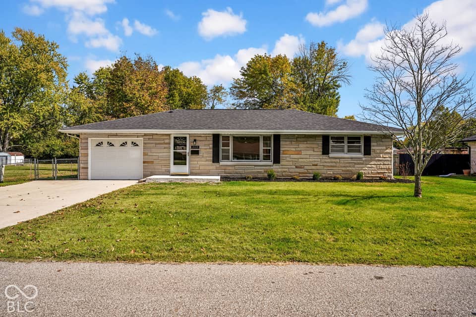 3119 Griffa Avenue, Columbus, IN 47203, photo 1 of 26