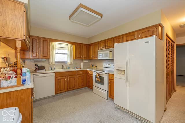1040 Lawndale Drive, Greenwood, IN 46142, photo 4 of 21