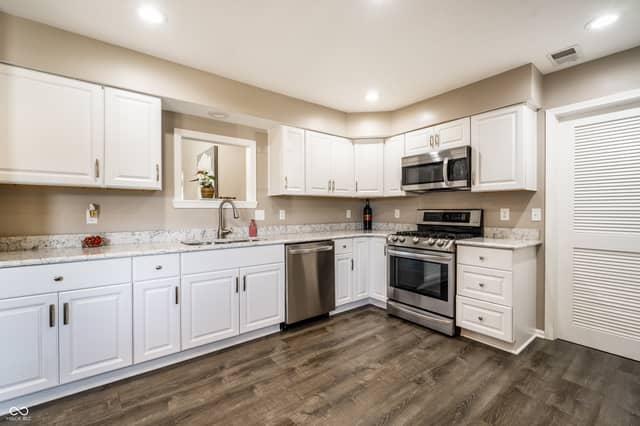 1525 Quail Glen Court, Carmel, IN 46032, photo 5 of 34