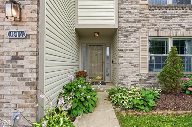 3915 Rosefinch Circle, Indianapolis, IN 46228, photo 4 of 38