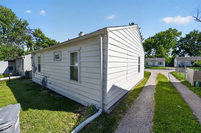 5936 E Shimer Avenue, Indianapolis, IN 46219, photo 5 of 30