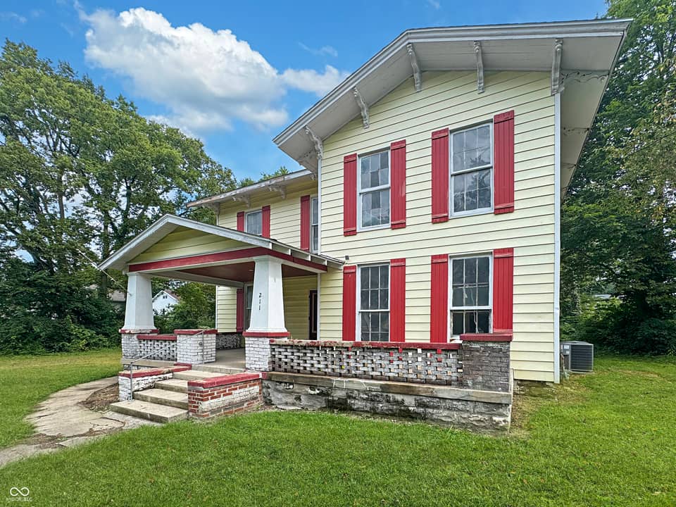 211 S Bloomington Street, Greencastle