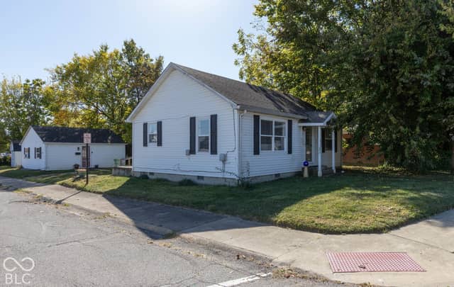 425 E College Avenue, Brownsburg, IN 46112, photo 2 of 26