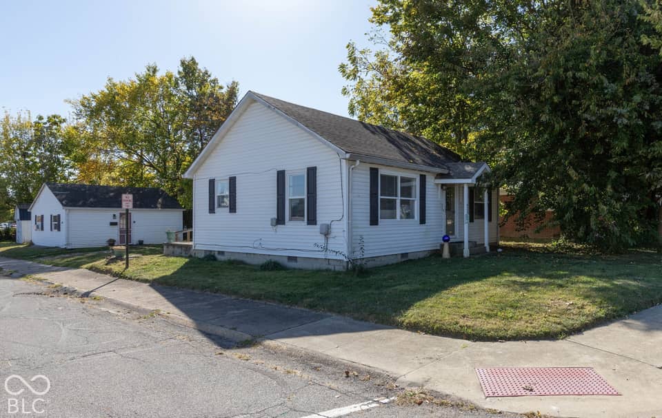 425 E College Avenue, Brownsburg, IN 46112, photo 1 of 26