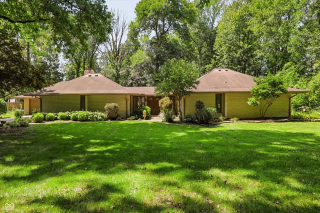 8392 N Illinois Street, Indianapolis, IN 46260, photo 2 of 62