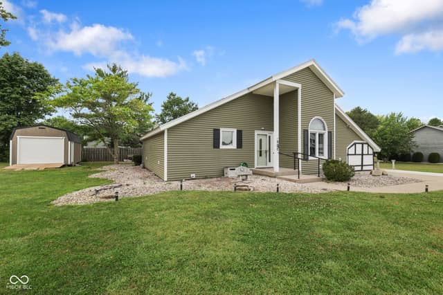 905 N Hamilton Drive N, Greensburg, IN 47240, photo 5 of 38