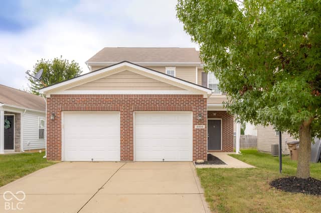 2322 Middle View Drive, Columbus, IN 47201, photo 2 of 50