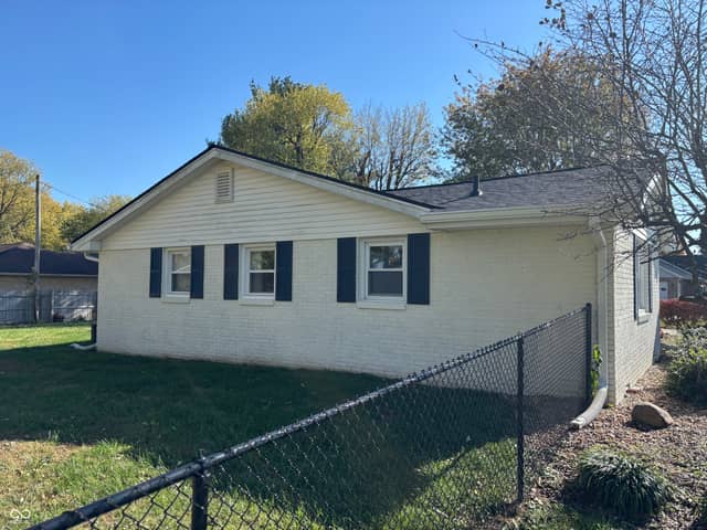 7261 S 250 E, Columbus, IN 47201, photo 5 of 42