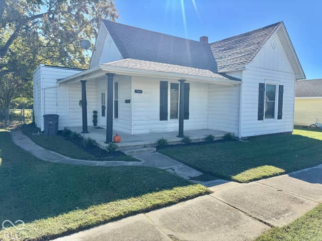 709 W Laurel, Seymour, IN 47274, photo 4 of 25