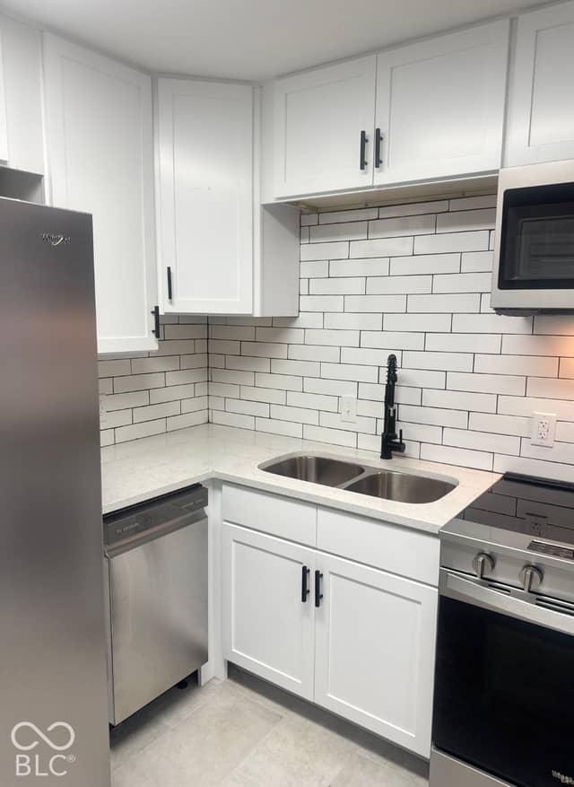 1616 Englewood Drive, Indianapolis, IN 46219, photo 5 of 43