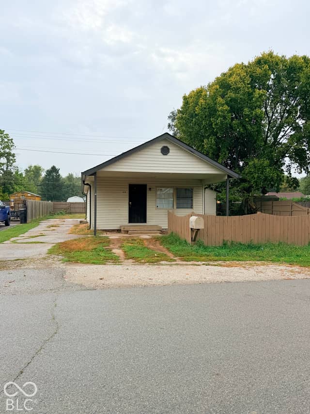 2430 Foltz Street, Indianapolis, IN 46241, photo 2 of 39