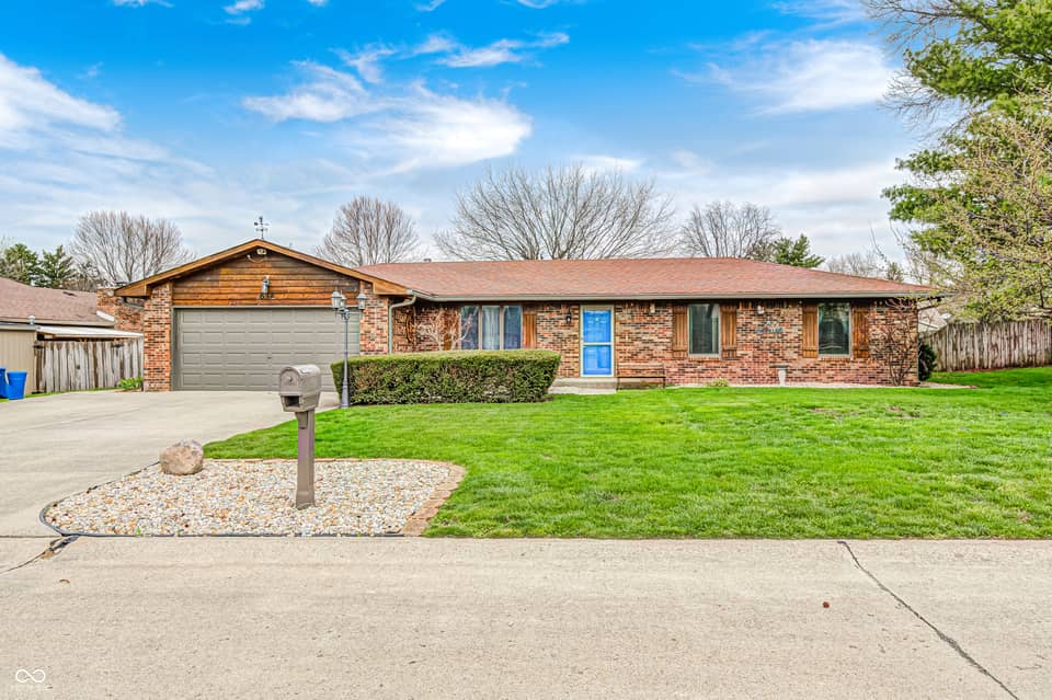 634 Teton Trail, Indianapolis, IN 46217, photo 1 of 29