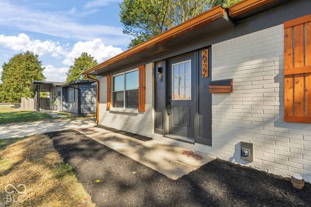 2927 Caroline Avenue, Indianapolis, IN 46218, photo 4 of 73