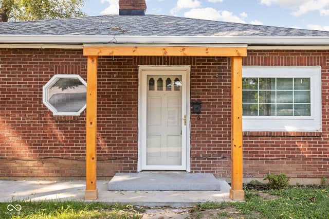 4502 Evanston Avenue, Indianapolis, IN 46205, photo 2 of 23