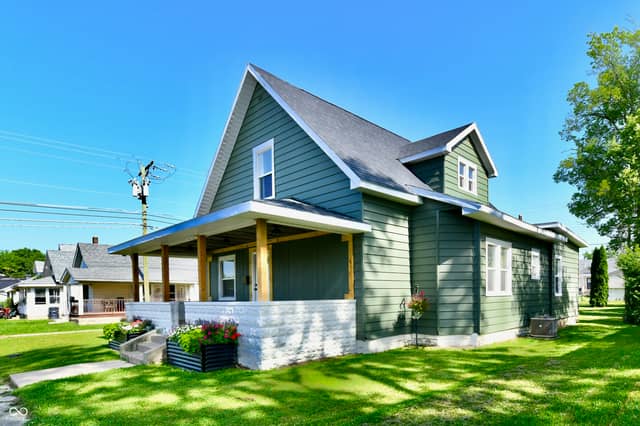 1526 N B Street, Elwood, IN 46036, photo 3 of 36