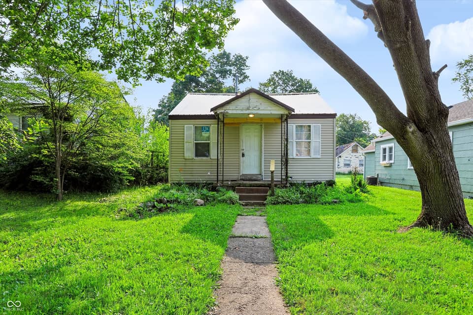 2102 S Biltmore, Muncie, IN 47302, photo 1 of 15
