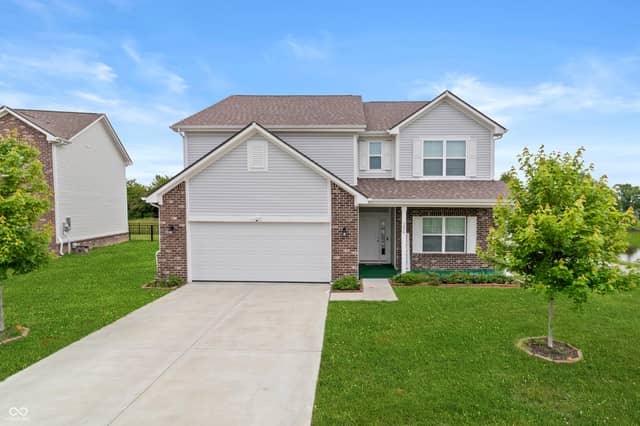 1075 Galaxy Lane, Danville, IN 46122, photo 2 of 27