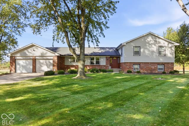 916 N 350 W, Greenfield, IN 46140, photo 2 of 79