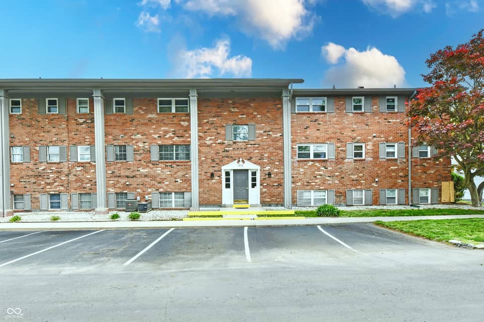 3016 Lake Shore Drive #E, Indianapolis