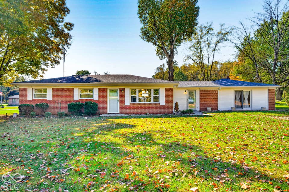5411 W Ohio Ridge Road, Columbus, IN 47201, photo 1 of 55