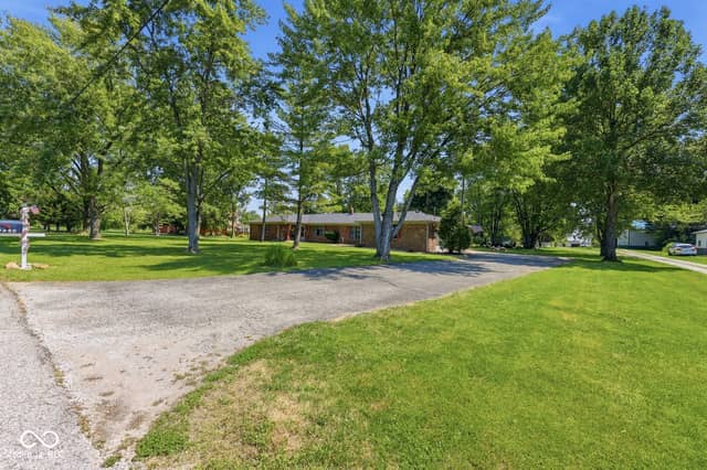 313 E 275 S, Shelbyville, IN 46176, photo 5 of 43