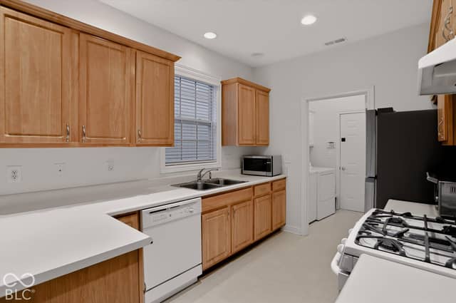 6872 Harbour Woods Overlook, Noblesville, IN 46062, photo 4 of 16