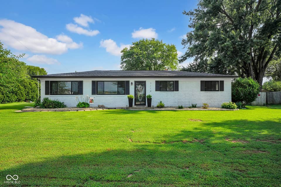 7114 S Midland Avenue, Columbus, IN 47201, photo 1 of 41