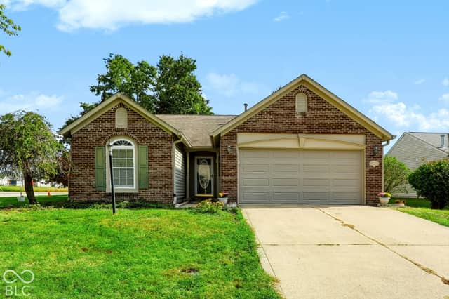 1495 Hedge Court, Greenfield, IN 46140, photo 3 of 48
