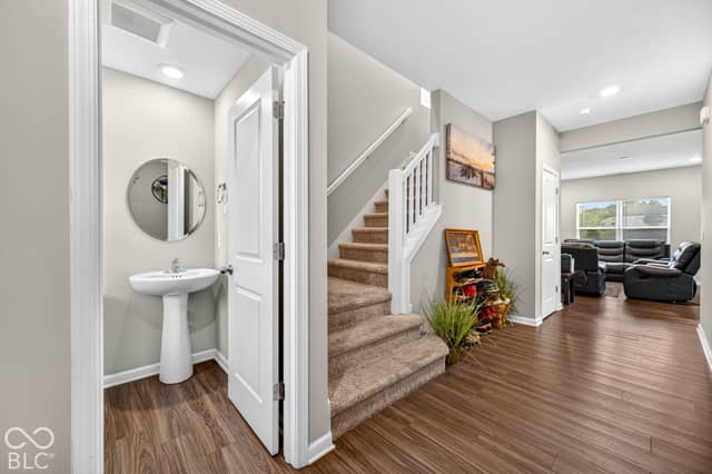 4032 Sedgewick Lane, Columbus, IN 47201, photo 4 of 54