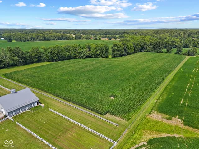 8534 N Murphy Road, Brazil, IN 47834, photo 4 of 79
